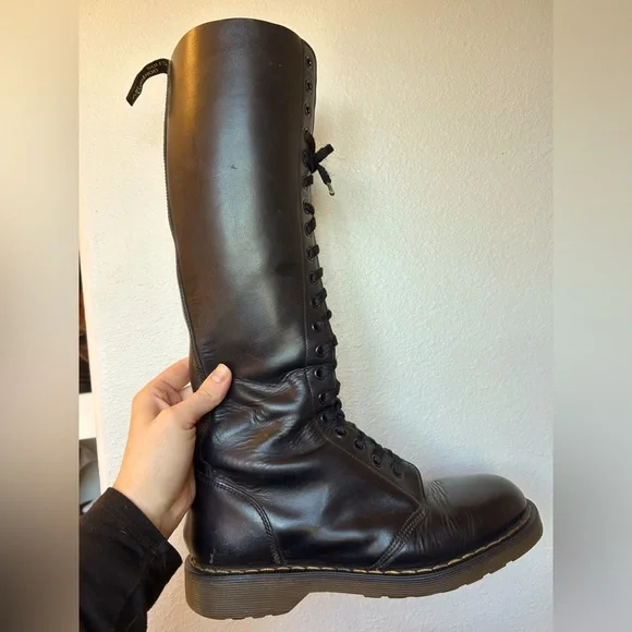 Vintage Dr Martens 1420 20 hole black knee high leather boots England m 8 W 9 - Picture 1 of 13